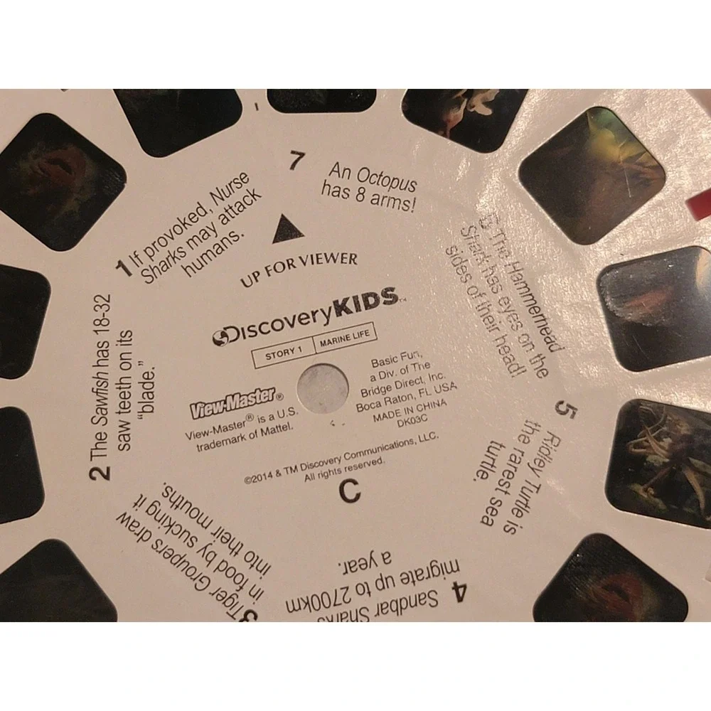 Vintage Classic Red 3D View-Master w/ Marine Life And 2008 Mixed Reel